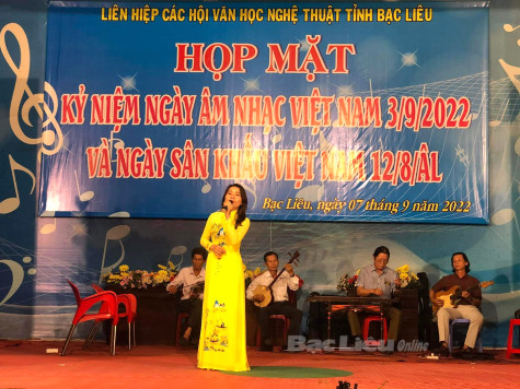 Giao lưu kỷ niệm Ngày Âm nhạc và Ngày Sân khấu Việt Nam