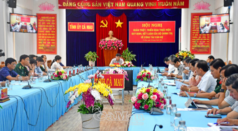 Dứt khoát không buông lỏng công tác cán bộ
