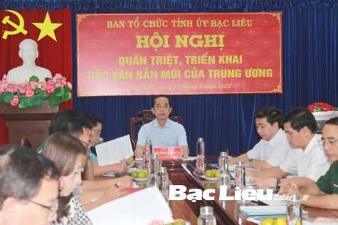Triển khai 2 văn bản mới của Bộ Chính trị về công tác cán bộ