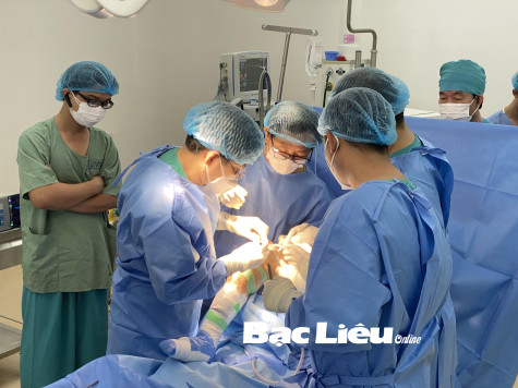 Bệnh viện Đa khoa Bạc Liêu: Phẫu thuật thay khớp gối nhân tạo lần đầu tiên cho bệnh nhân