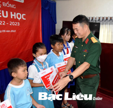 Quỹ học bổng “Vì em hiếu học”: Chắp cánh ước mơ đèn sách cho học sinh nghèo