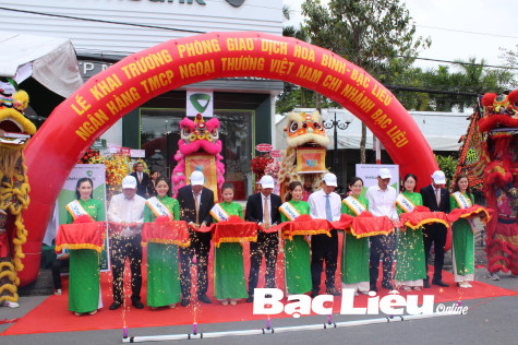 Ngân hàng Vietcombank - Chi nhánh Bạc Liêu: Khai trương Phòng Giao dịch huyện Hòa Bình