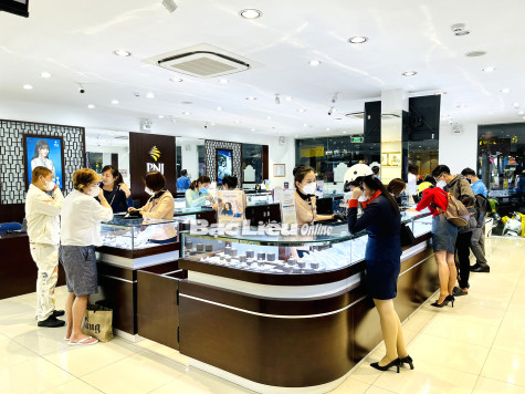 Đa dạng thị trường quà tặng dịp 20/10