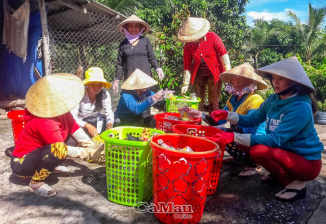 Biến rác thải nhựa thành học bổng