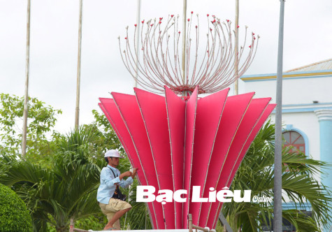 Phố phường háo hức đón Ngày hội