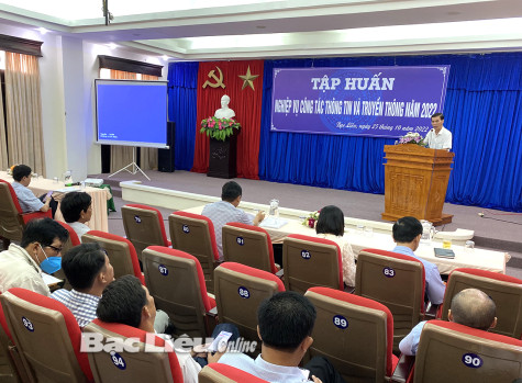 Gần 150 cán bộ lãnh đạo, quản lý các ngành, địa phương và doanh nghiệp được tập huấn kiến thức về thông tin - truyền thông