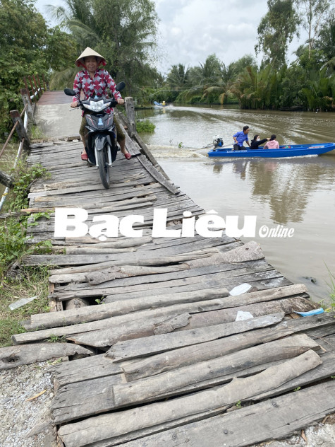 Xã Vĩnh Lộc A, huyện Hồng Dân: Cần xây dựng lại cầu Kênh 3