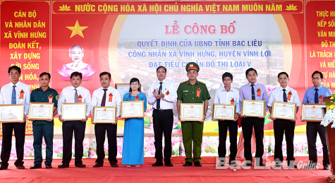 Phấn đấu xây dựng xã Vĩnh Hưng trở thành thị trấn