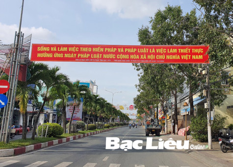 Hưởng ứng Ngày Pháp luật Việt Nam: Tôn vinh Hiến pháp, pháp luật