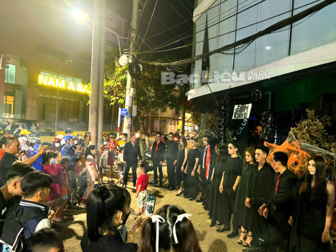 Vui buồn chuyện giới trẻ tiếp nhận văn hóa phương Tây