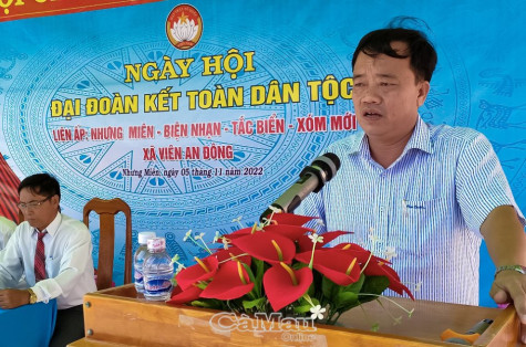 Chủ tịch UBND tỉnh chung vui Ngày hội đại đoàn kết cùng người dân