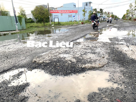 Cần xử lý nhiều “ổ voi” gây mất an toàn giao thông