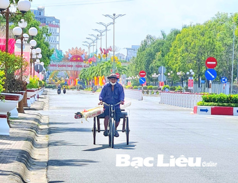 Bấp bênh nghề chạy xe ôm