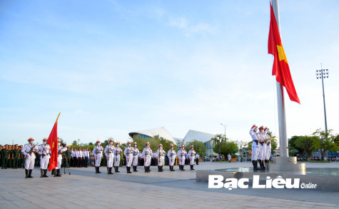 Bạc Liêu tổ chức lễ chào cờ tháng 12/2022