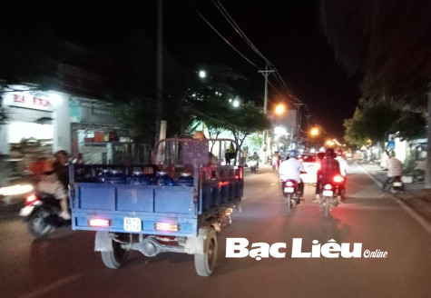 Nguy cơ mất an toàn giao thông từ xe ba gác