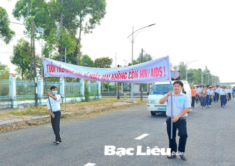 “Chấm dứt dịch AIDS - Thanh niên sẵn sàng”