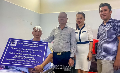 Thầy giáo Nguyễn Văn Vũ được hỗ trợ chi phí lắp hộp sọ nhân tạo