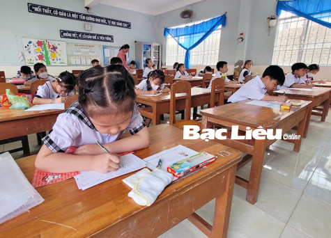 TX. Giá Rai: Trên 500 học sinh tiểu học tham gia Hội thi “Vở sạch, chữ đẹp”