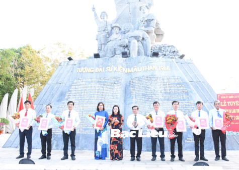 Đảng ủy Khối các cơ quan tỉnh: Lần đầu tuyên dương học tập và làm theo tư tưởng, đạo đức, phong cách Hồ Chí Minh