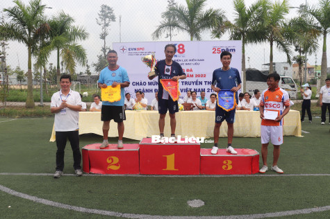 Công ty Điện lực Bạc Liêu: Nhiều hoạt động chào mừng kỷ niệm 68 năm Ngày truyền thống ngành Điện lực Việt Nam