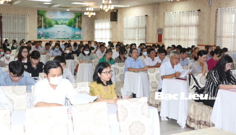 Chú trọng khen thưởng người làm trực tiếp, thực chất