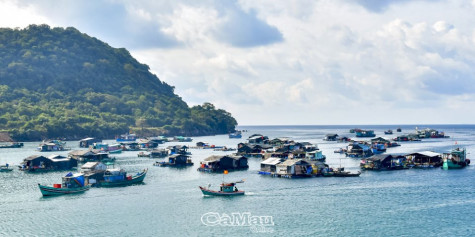 Tết sớm với cán bộ, chiến sĩ đảo Thổ Chu