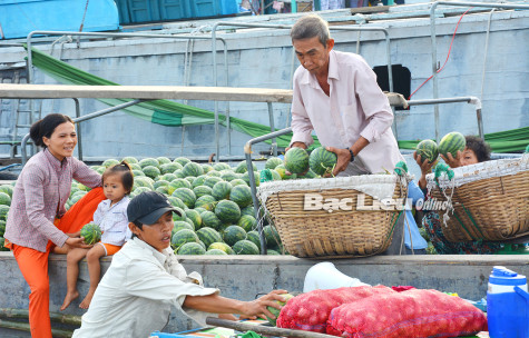 Chợ nổi ngày cuối năm