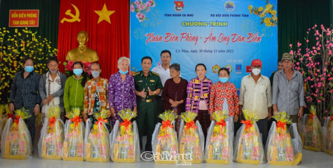 “Xuân Biên phòng ấm lòng dân biển”