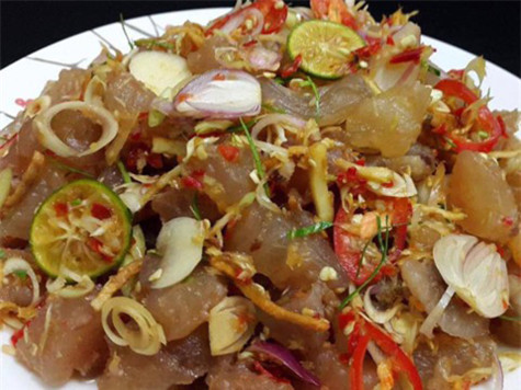 Ngon “xoắn lưỡi” với gân bò ngâm sả tắc