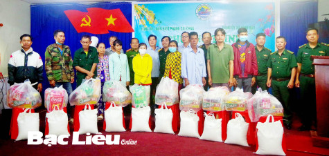 Người lính Cụ Hồ chăm lo Tết cho người nghèo
