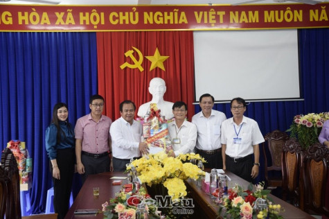 Phó chủ tịch UBND tỉnh Nguyễn Minh Luân chúc Tết các Trung tâm bảo trợ xã hội và trẻ mồ côi