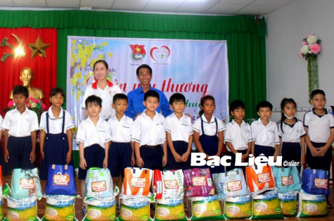 Tổ chức Đoàn, Hội mang Tết đến với trẻ em nghèo