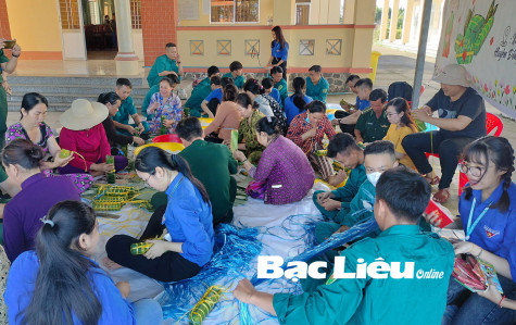 Nhiều hoạt động chăm lo Tết cho công nhân, gia đình chính sách và hộ nghèo