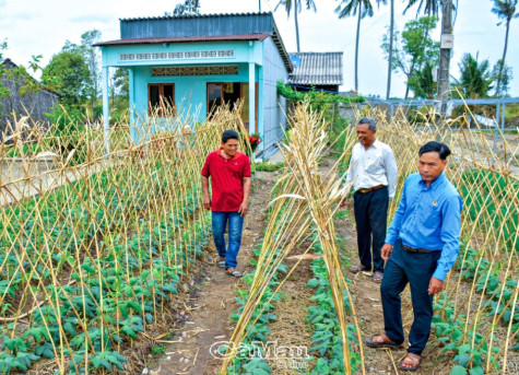 Qua vùng đồng bào dân tộc