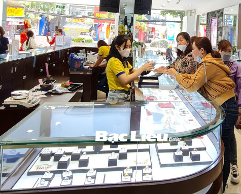 Không còn cảnh chen lấn mua vàng ngày vía Thần tài