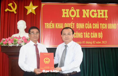 Triển khai các Quyết định của Chủ tịch UBND tỉnh về công tác cán bộ tại Sở NN&PTNT và Thanh tra tỉnh