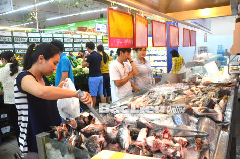 Sôi động thị trường mua bán và xuất khẩu hàng hóa