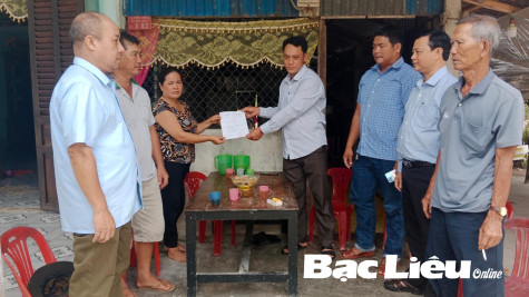 Thanh niên Bạc Liêu hăng hái lên đường bảo vệ Tổ quốc