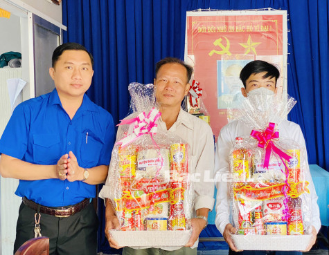 Tổ chức Đoàn cùng chăm lo cho gia đình tân binh