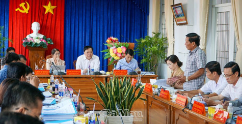 Người đứng đầu cấp uỷ, chính quyền phải đi đầu, nêu gương