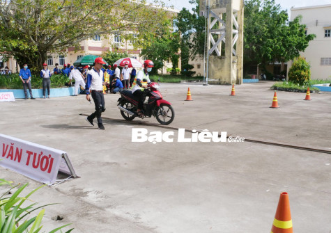 Tuổi trẻ góp phần bảo đảm trật tự, an toàn giao thông