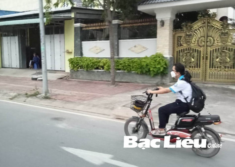 Chiếc mũ bảo hiểm bị “bỏ quên”!