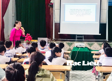Trường tiểu học Giá Rai B: Sinh hoạt chuyên đề “Nâng cao công tác giáo viên chủ nhiệm lớp”