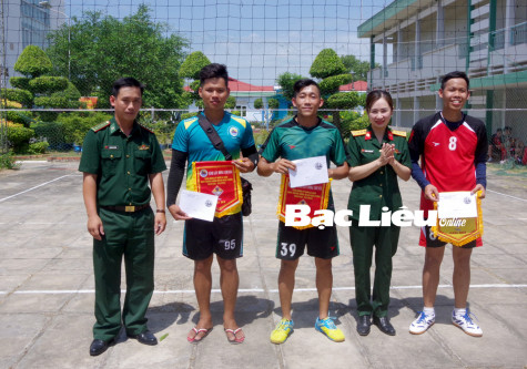 Họp mặt kỷ niệm 64 năm Ngày truyền thống Bộ đội Biên phòng
