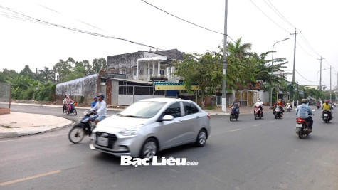 Kiến nghị lắp đèn cảnh báo ở đầu đường Hàm Nghi