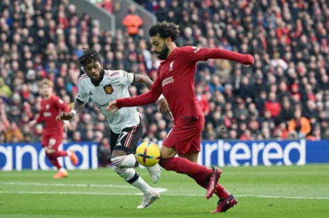 Khép lại vòng 26,  Man Utd đi vào “lịch sử” khi thua thảm Liverpool