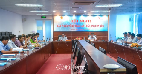 Lấy ý kiến nông dân về Dự thảo Luật Đất đai (sửa đổi)