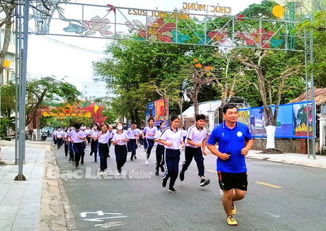 Hơn 200 đoàn viên hưởng ứng chương trình “Mỗi thanh niên 10.000 bước chân mỗi ngày”
