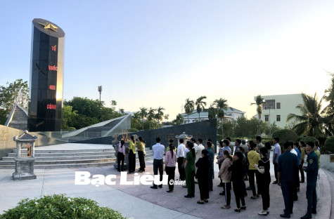 TP. Bạc Liêu: Thành lập 2 câu lạc bộ thắp hương tượng đài