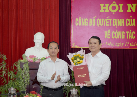 Công bố Quyết định của Chủ tịch UBND tỉnh về công tác cán bộ